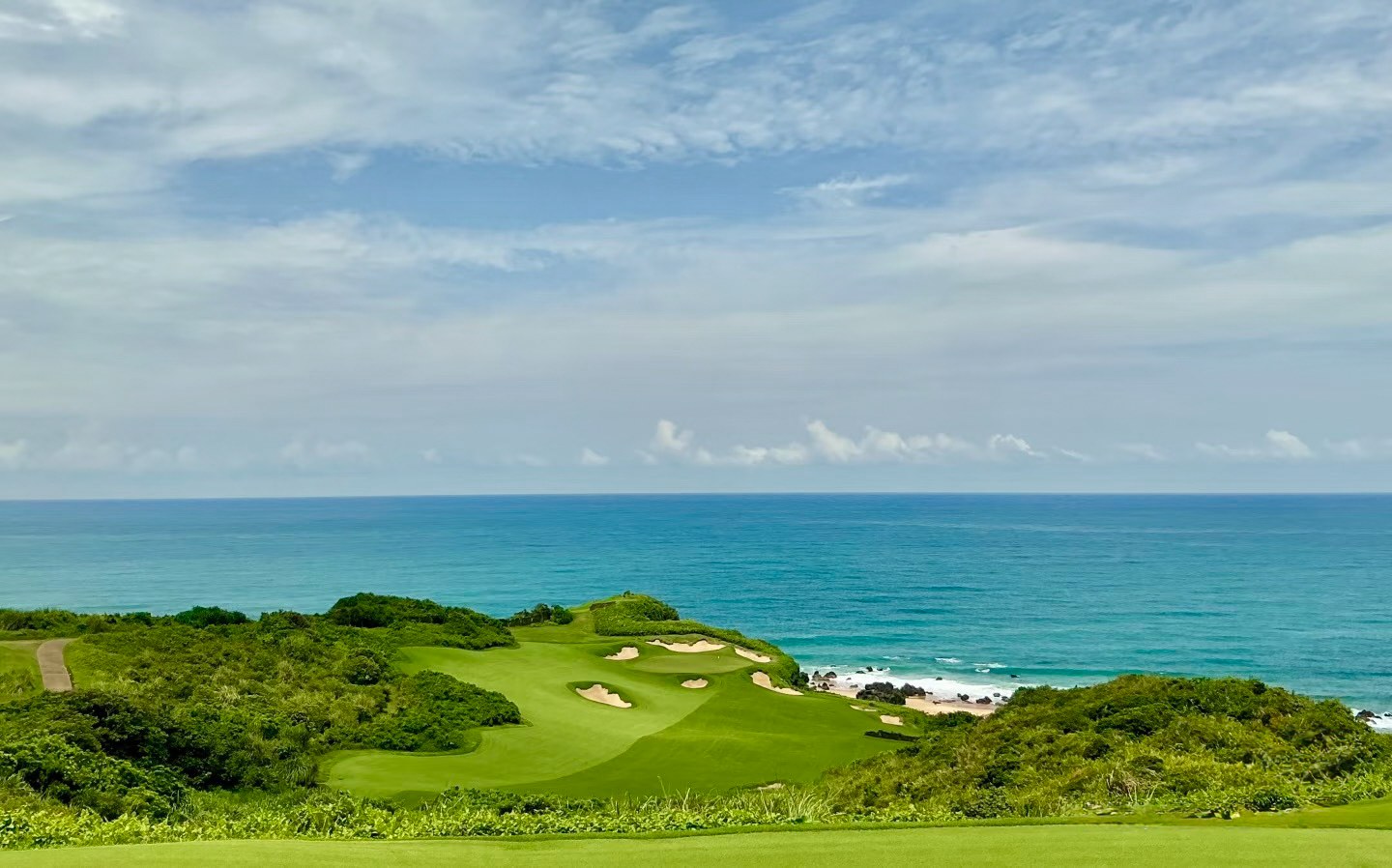 Shanqin Bay private golf club
