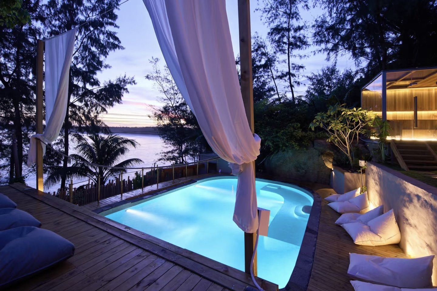 Couple at recovery pool